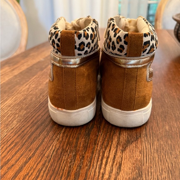 Coconuts by Matisse - Picture 3 of 6